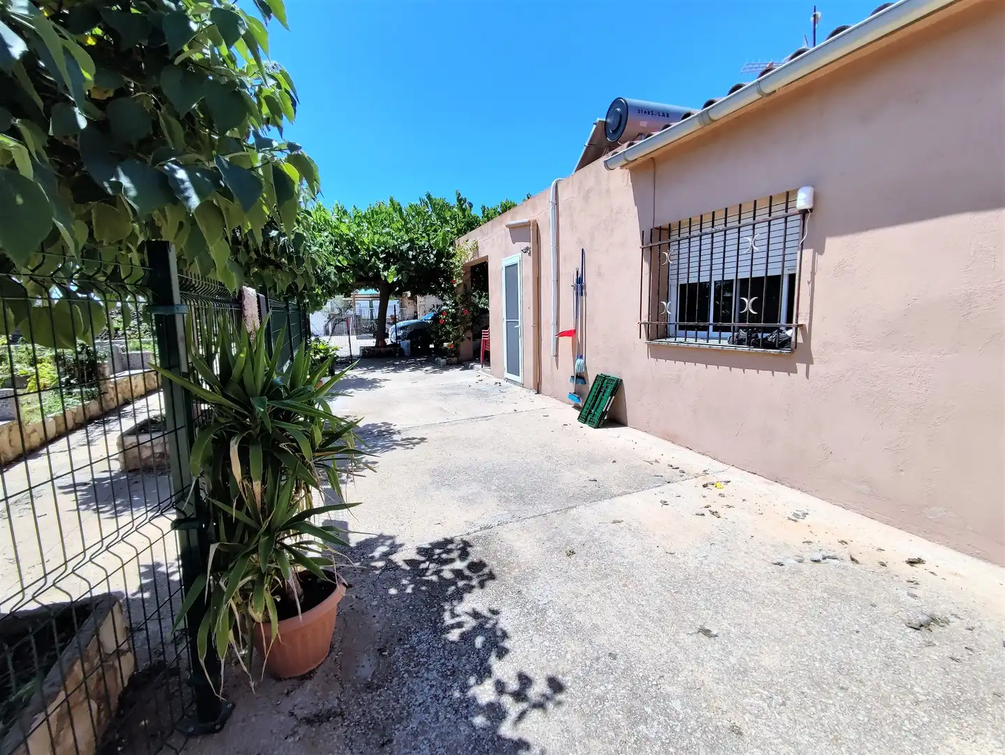 Vista exterior de Casa o xalet en venda en Tortosa amb Terrassa i Traster