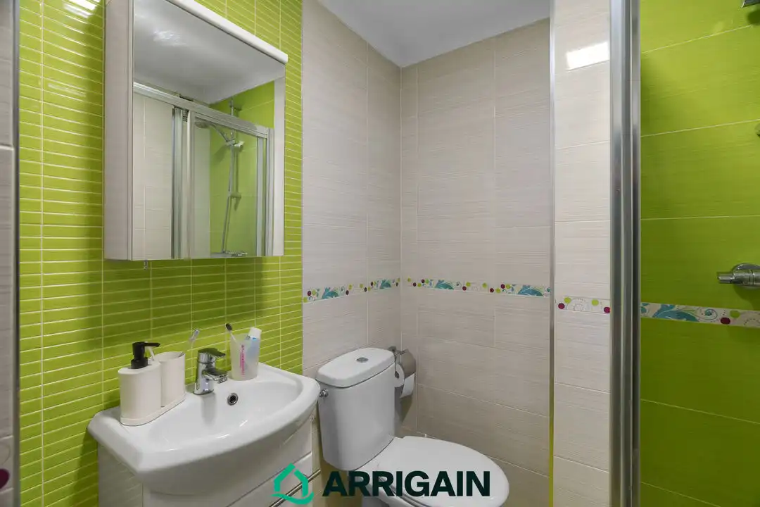 Bathroom of Flat for sale in Donostia - San Sebastián   with Heating and Terrace