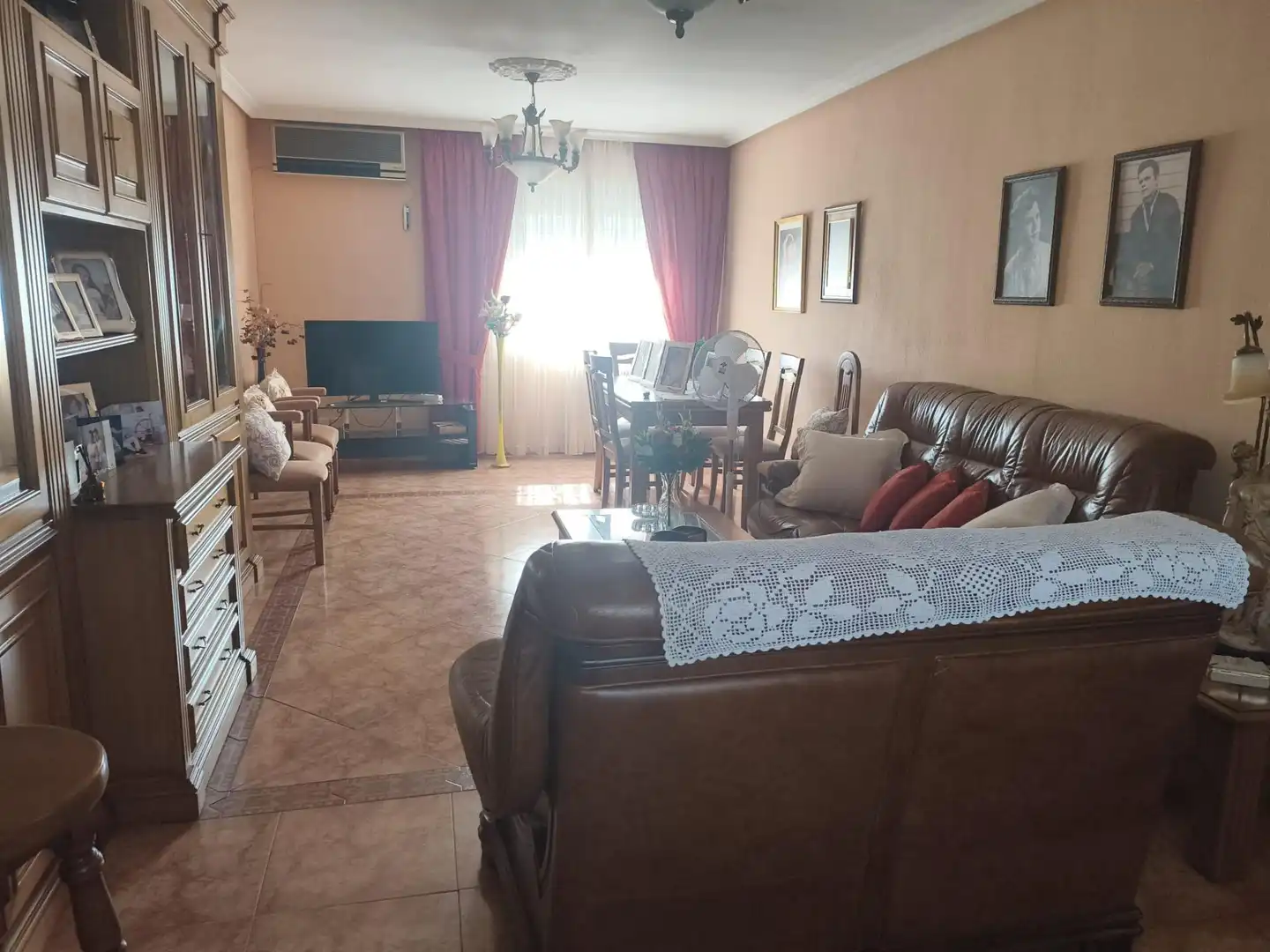 Sala d'estar de Casa o xalet en venda en Villaluenga de la Sagra amb Aire condicionat, Calefacció i Jardí privat