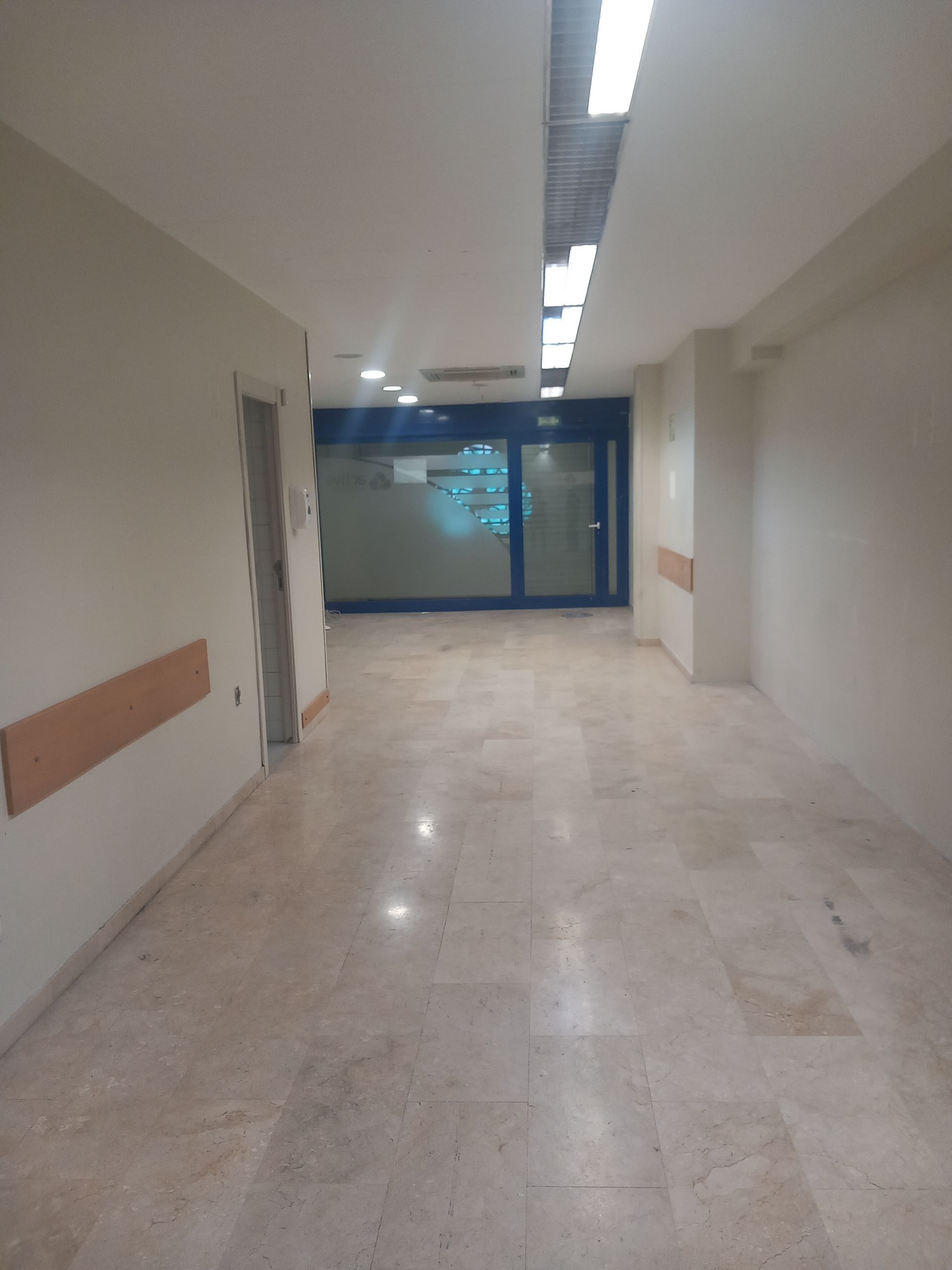 Local de lloguer en  Barcelona Capital amb Terrassa