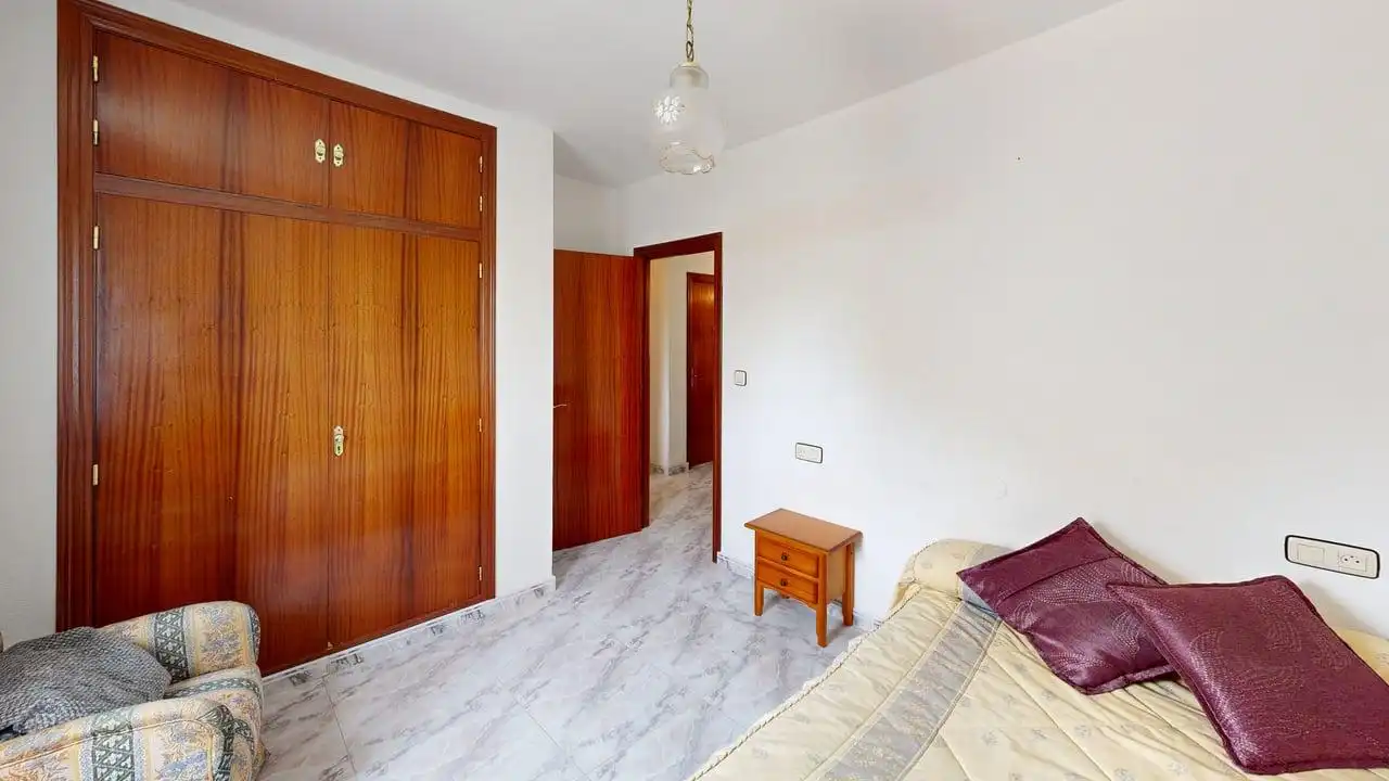 Dormitori de Casa o xalet en venda en Jaén amb Traster i Piscina comunitària