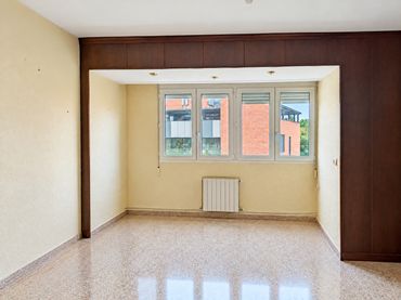 Piso con balcón en venta en Valencia - CL TRES FORQUES 115