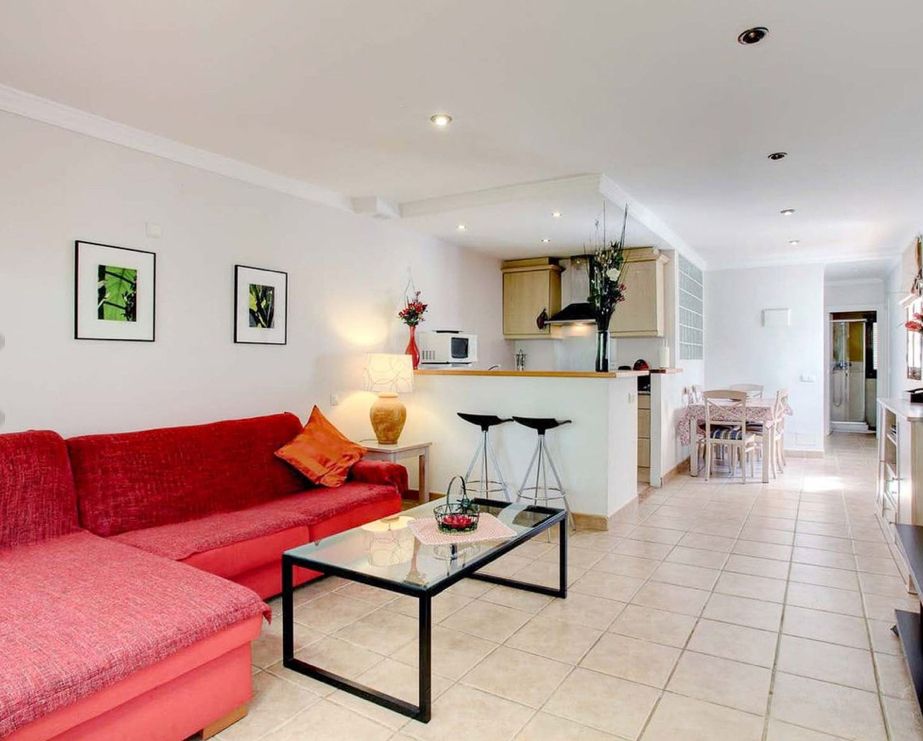 Sala de estar de Piso en venta en Marbella con Amueblado, Horno y Lavadora