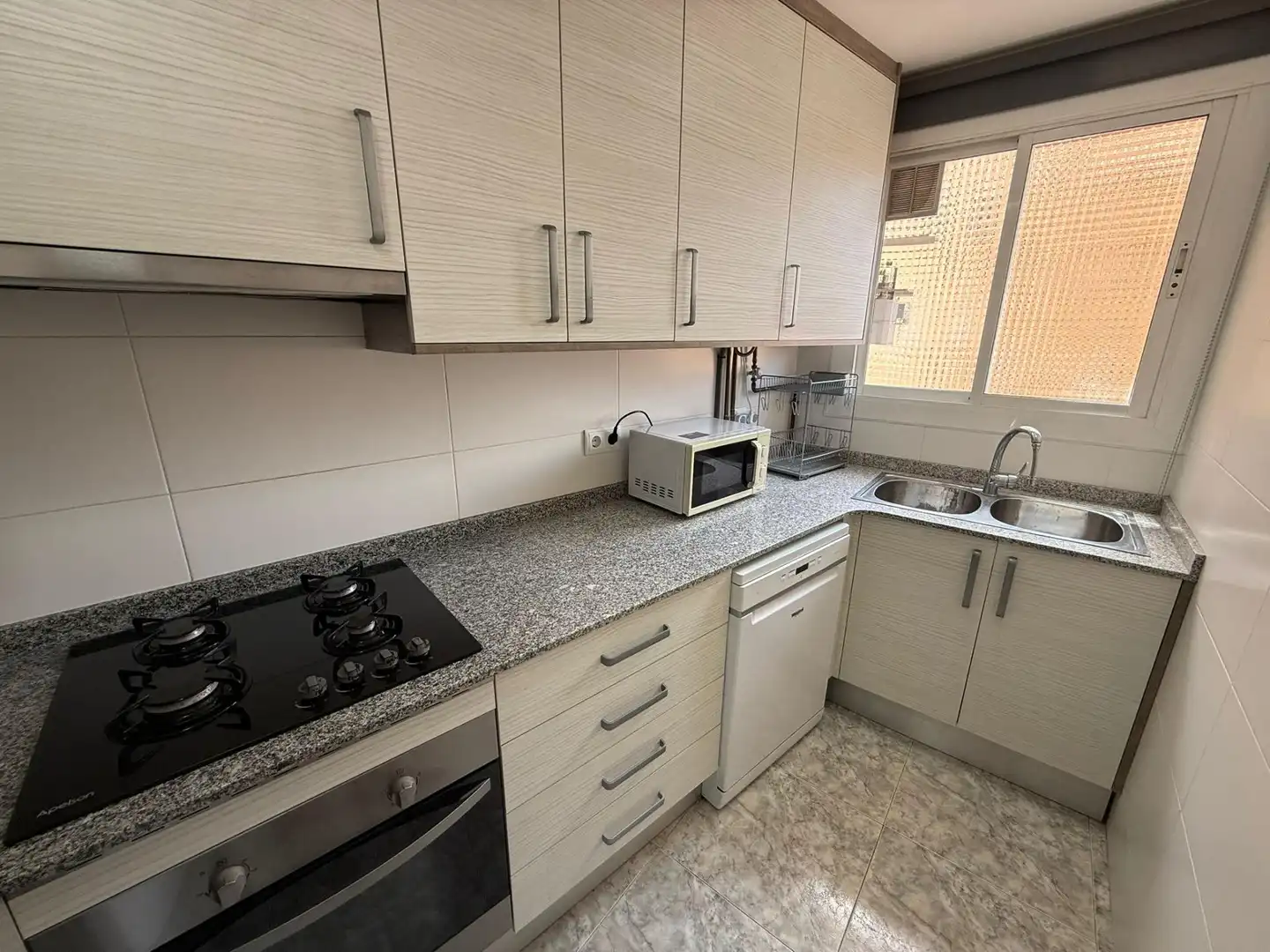 Cocina de Piso en venta en Sabadell con Trastero y Balcón