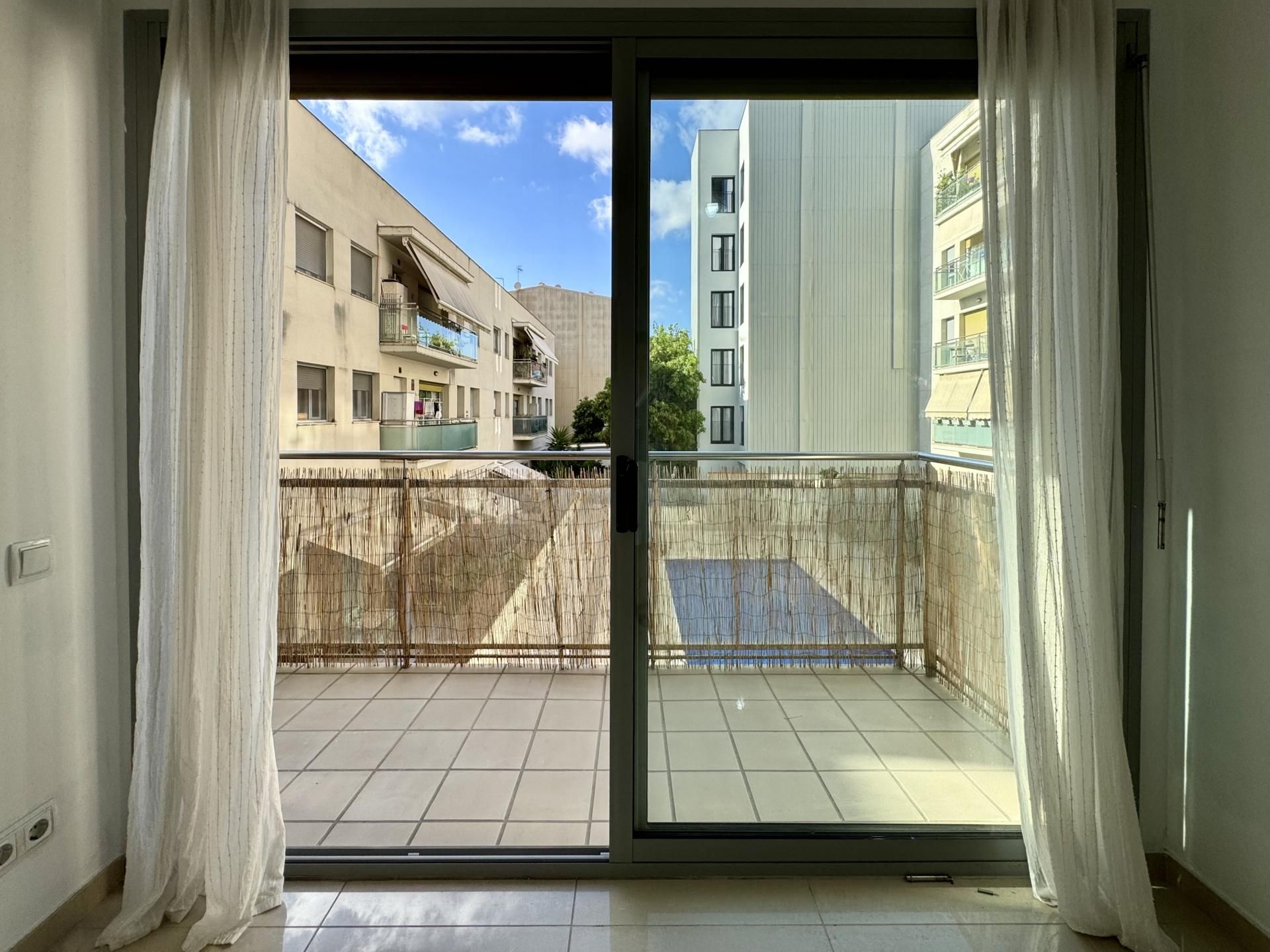Balcony of Flat for sale in L'Hospitalet de Llobregat  with Heating, Private garden and Swimming Pool