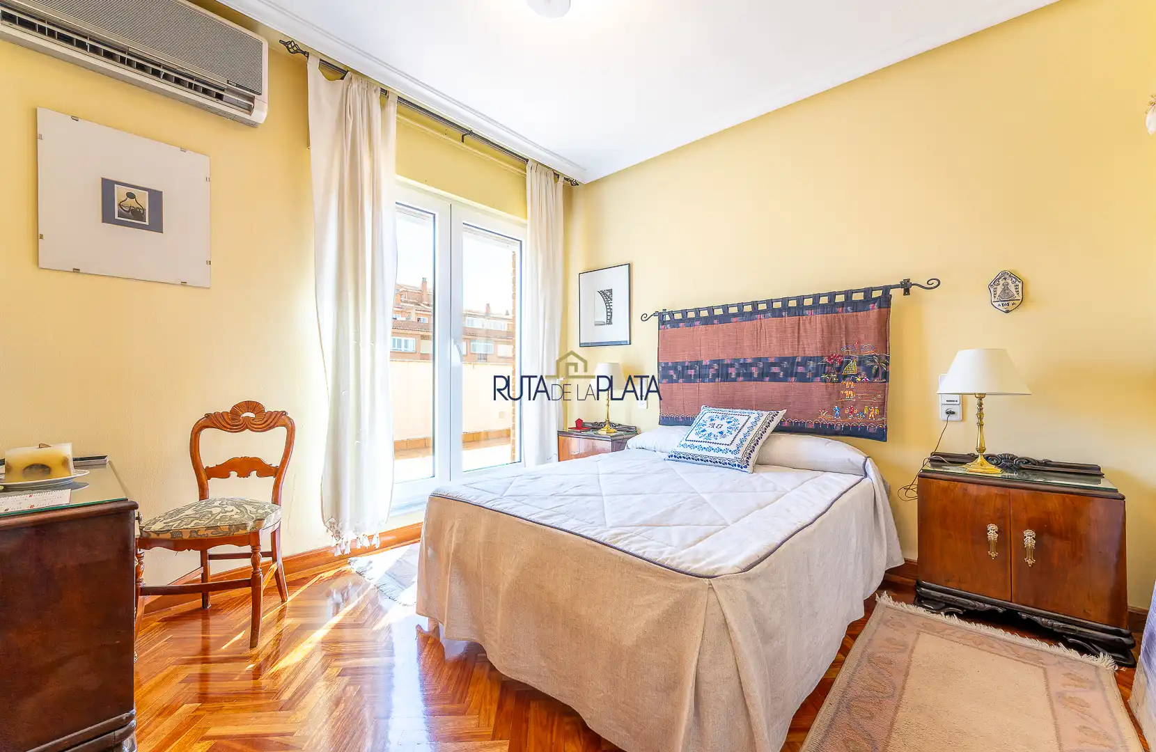 Bedroom of Attic for sale in Zamora Capital   with Air Conditioner, Heating and Parquet flooring
