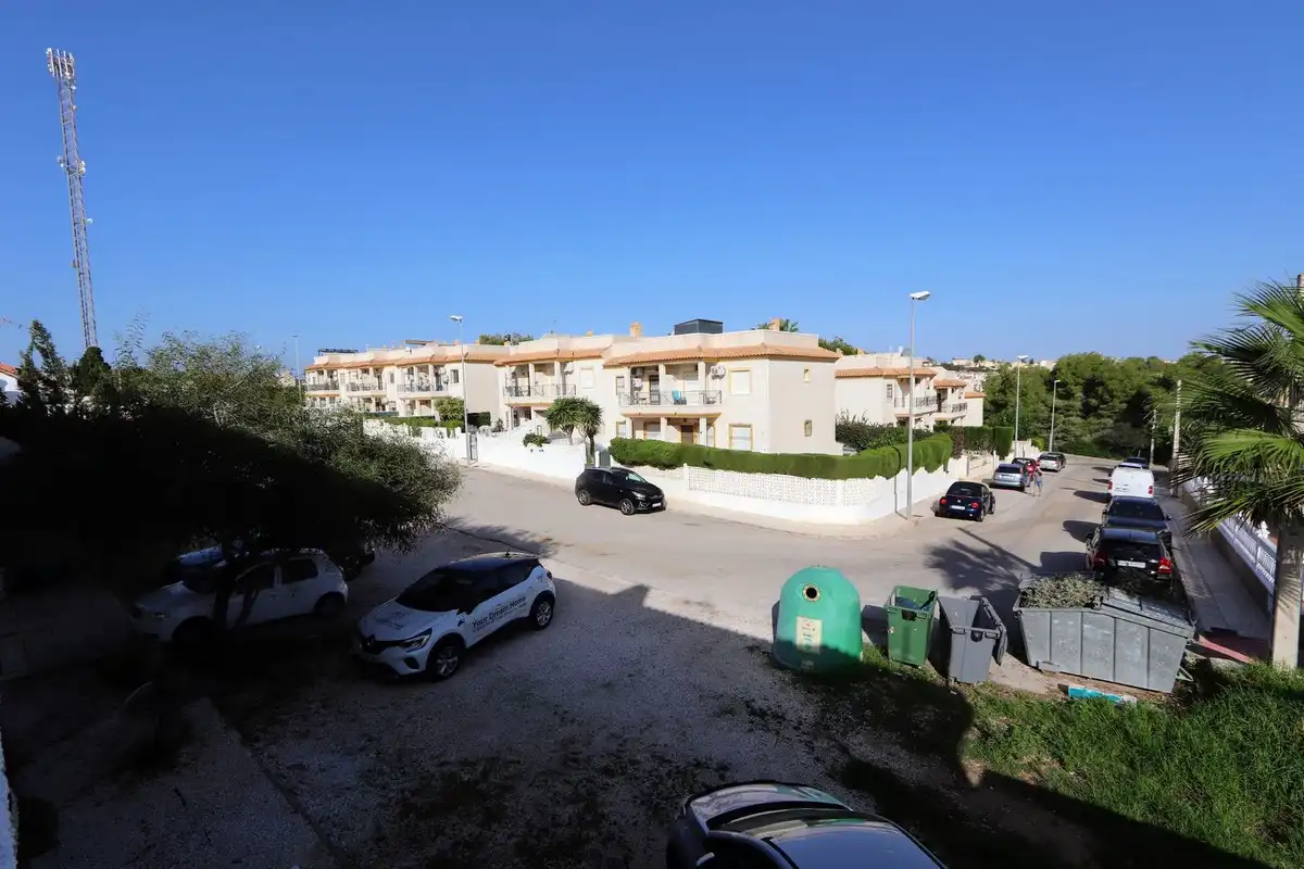 Vista exterior de Apartament en venda en Orihuela amb Terrassa