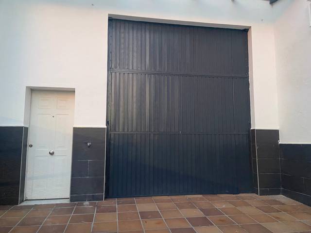 Local comercial en Venta en Calle Góngora en Torresoto - Agrimensor
