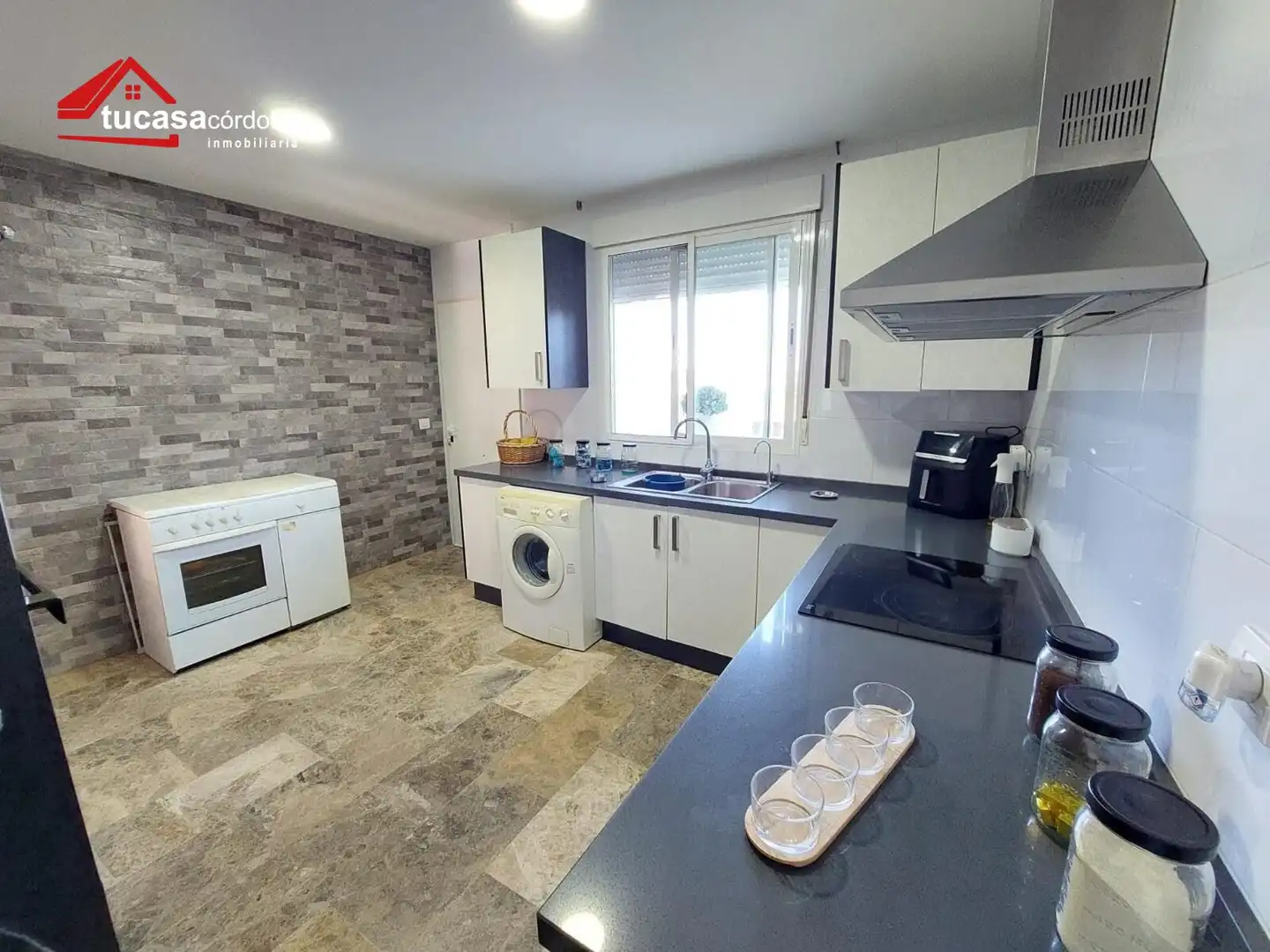 Kitchen of Houses for sale in Córdoba  with Terrace and Storage room