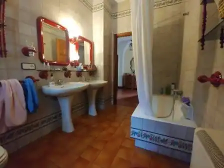 Baño de Casa o chalet en venta en Zuheros con Calefacción, Jardín privado y Terraza