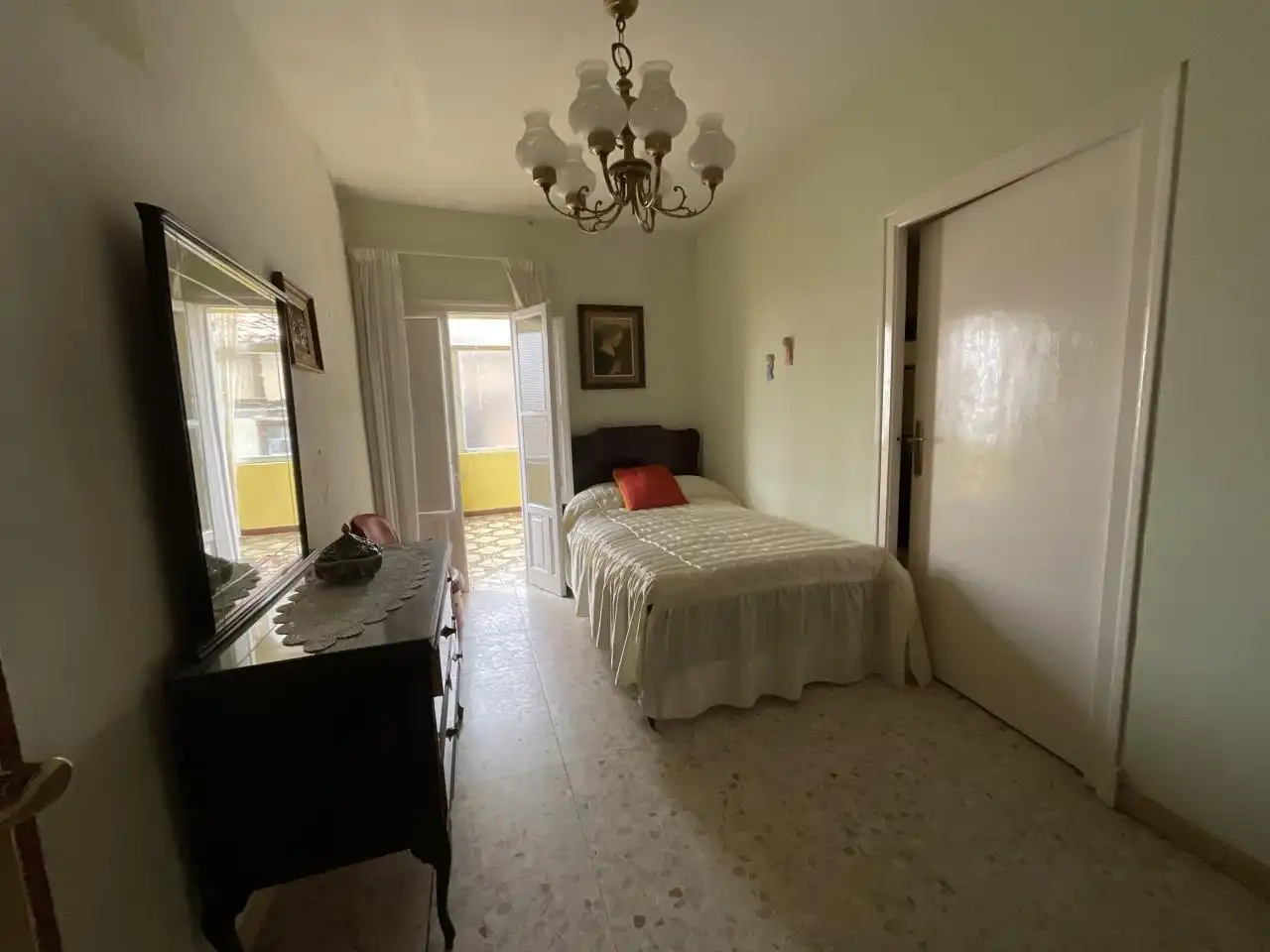 Habitación de Casa adosada en venta en Grañón con Jardín privado, Trastero y Amueblado