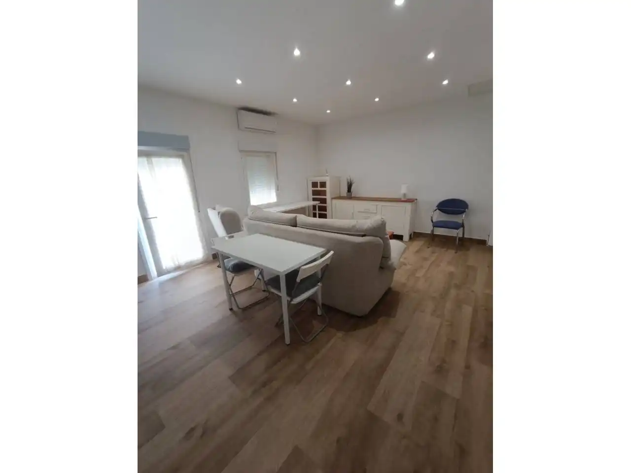 Sala d'estar de Pis de lloguer en Fuenlabrada amb Moblat