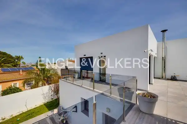 Vista exterior de Finca rústica en venta en Torrevieja con Aire acondicionado, Calefacción y Jardín privado