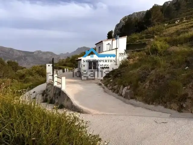 Detached house with terrace for sale in Tàrbena