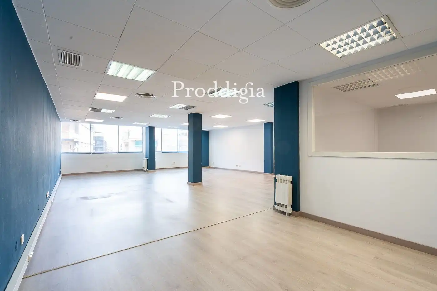 Office for rent in Barcelona  with Air Conditioner, Heating and Internet