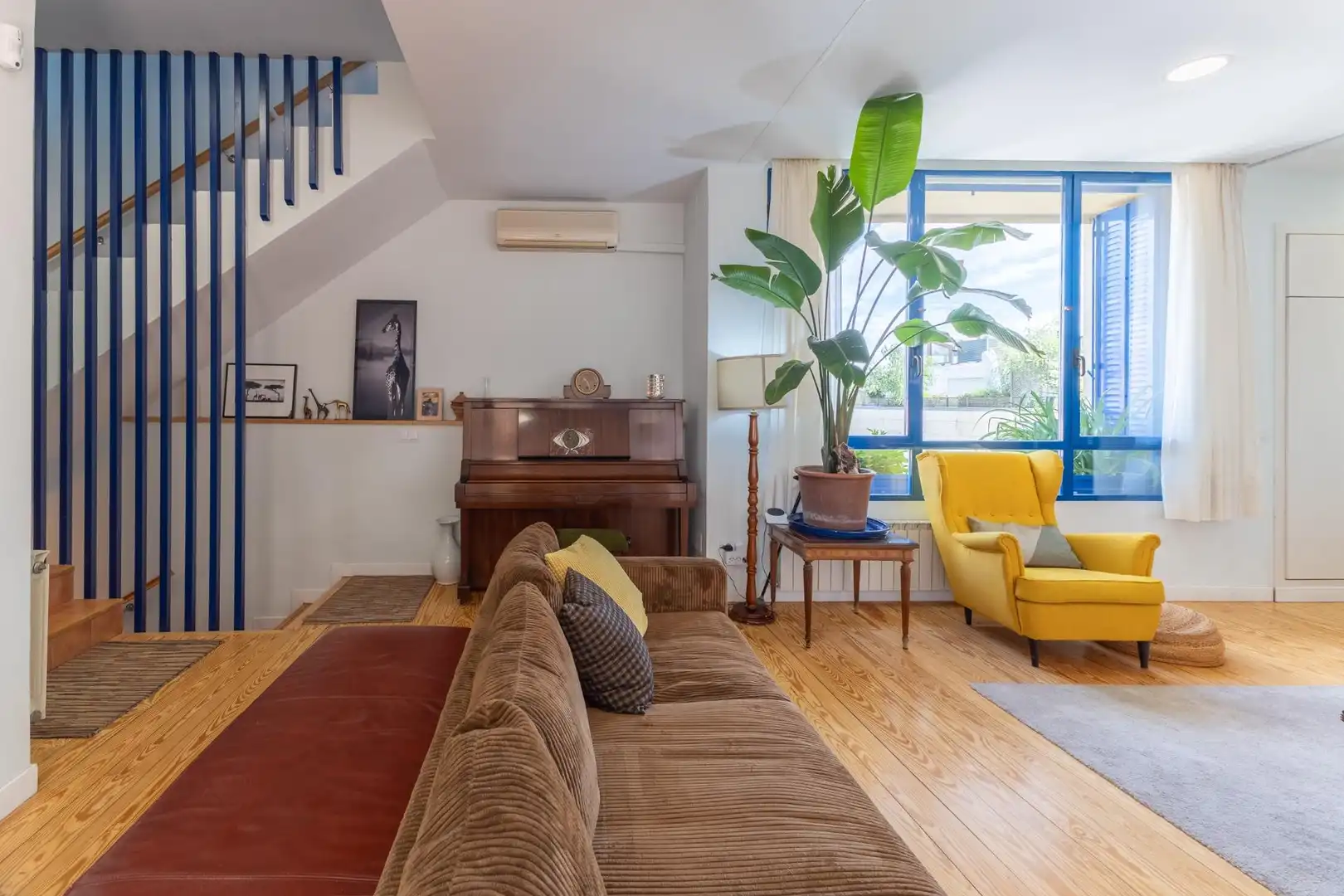 Sala d'estar de Casa o xalet en venda en Madrid amb Aire condicionat, Calefacció i Jardí privat