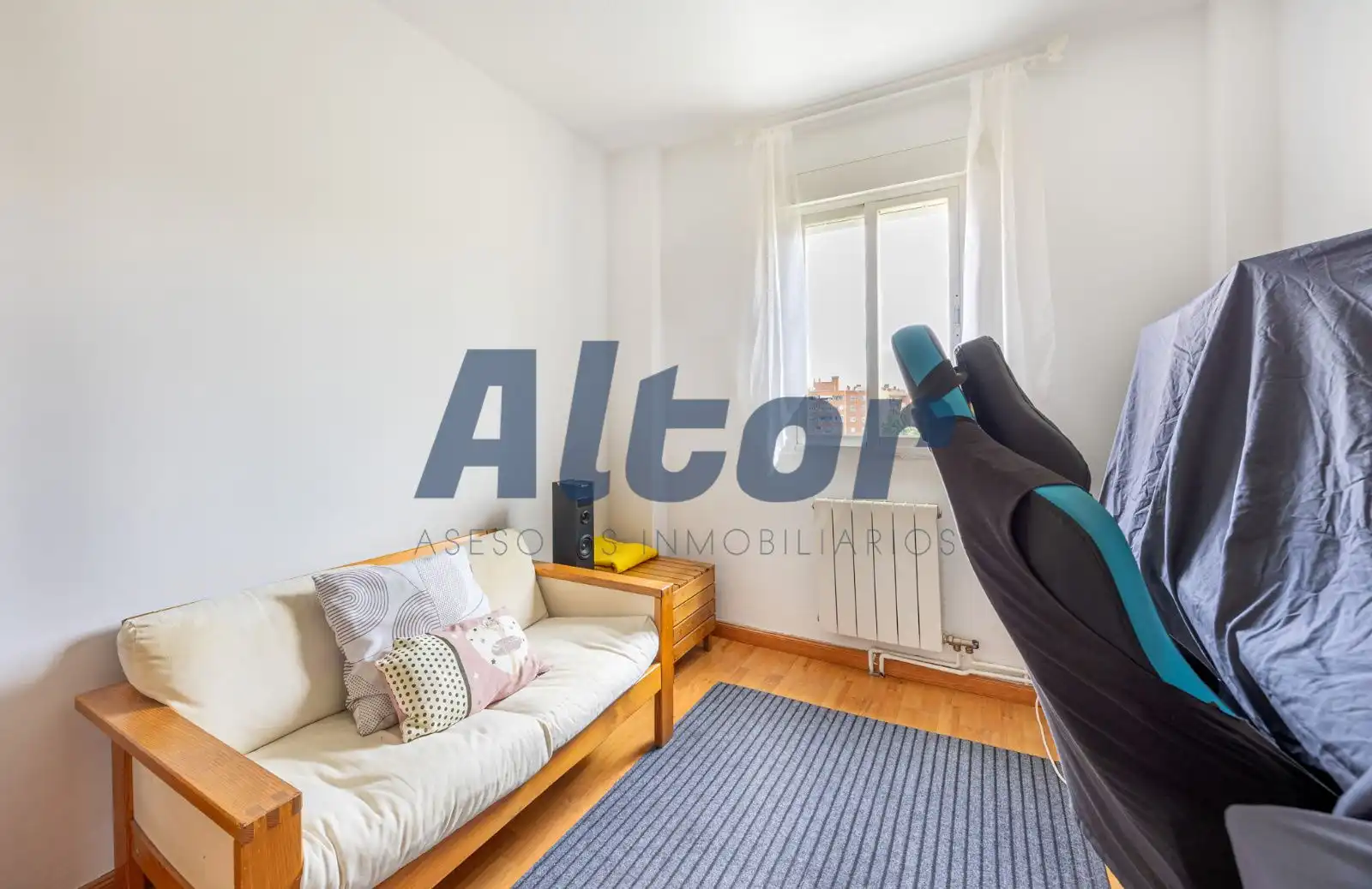 Bedroom of Flat for sale in Fuenlabrada  with Heating, Terrace and Swimming Pool
