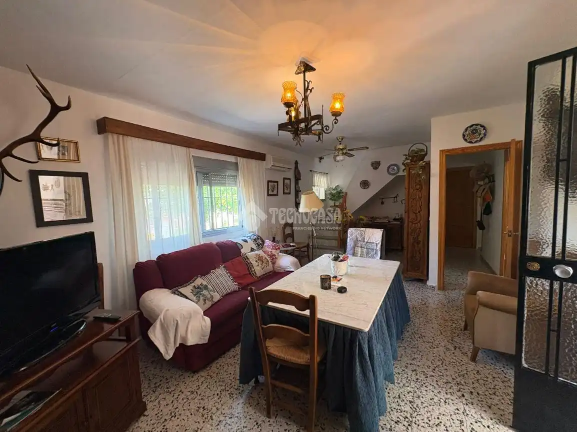 Sala d'estar de Casa o xalet en venda en Fuensanta de Martos amb Aire condicionat, Calefacció i Balcó