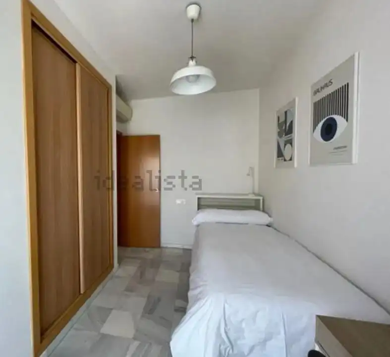 Habitación de Piso de alquiler en Sevilla con Aire acondicionado y Amueblado