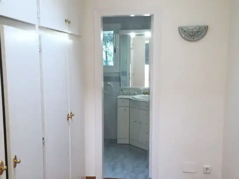 Badezimmer von Haus oder Chalet zur Miete in Castelldefels mit Klimaanlage, Privatgarten und Parkett