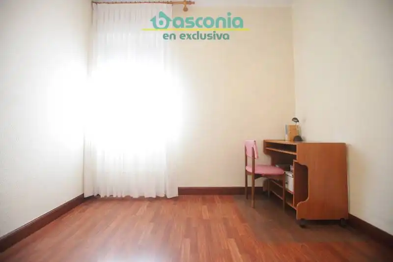 Bedroom of Flat for sale in Centro - Ariz - Uribarri
