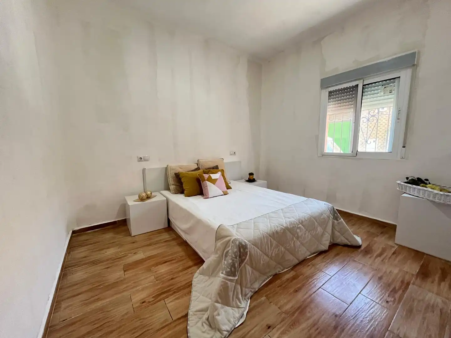 Bedroom of Flat for sale in Cartagena  with Air Conditioner and Oven