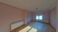 Sala d'estar de Pis en venda en Benavente amb Terrassa i Balcó