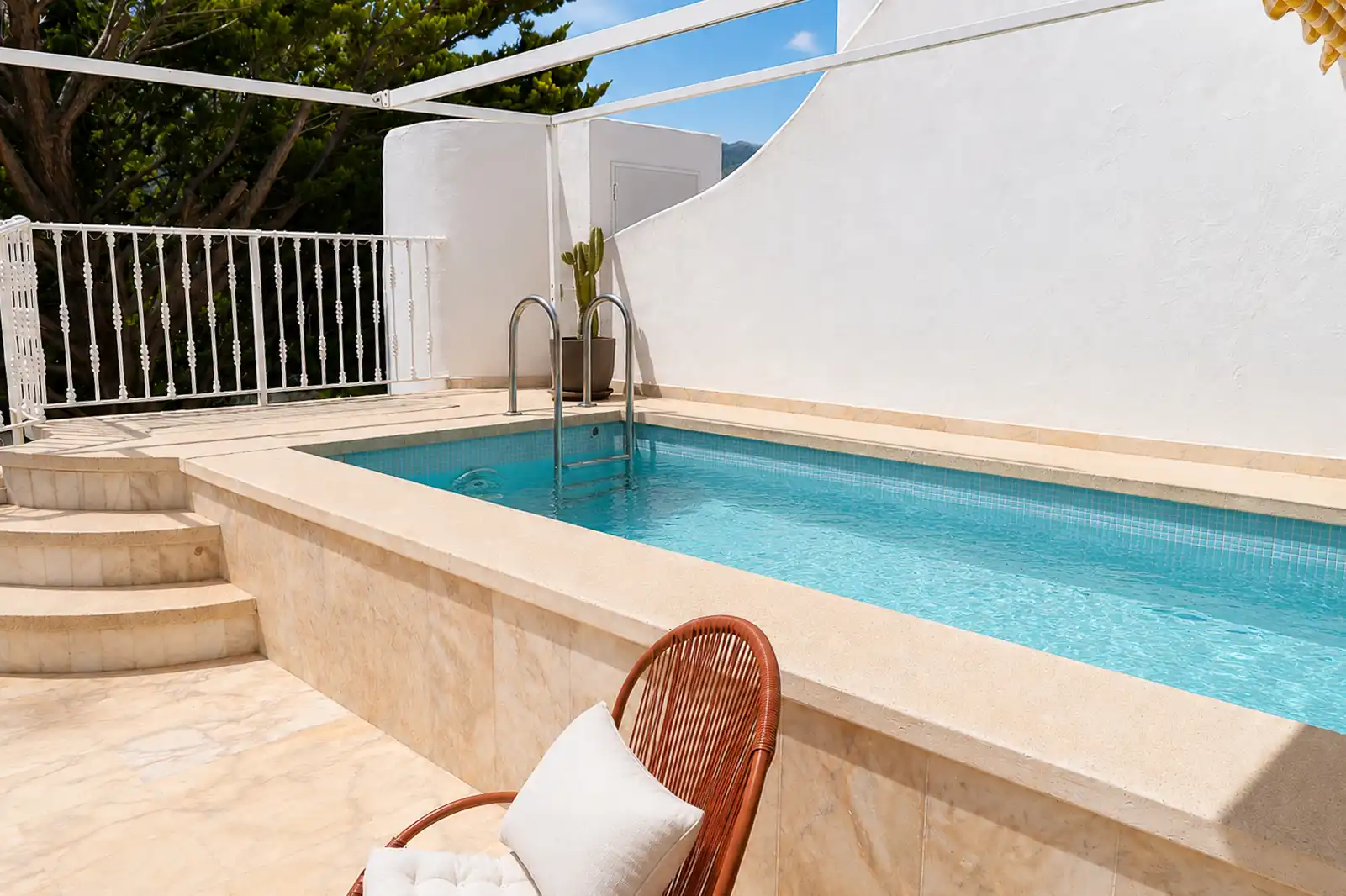Swimming pool of Detached homes for sale in Benalmádena  with Air Conditioner, Private garden and Terrace