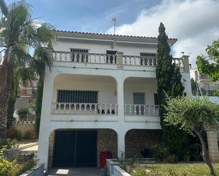 Vista exterior de Casa o xalet en venda en Calafell amb Aire condicionat, Jardí privat i Terrassa
