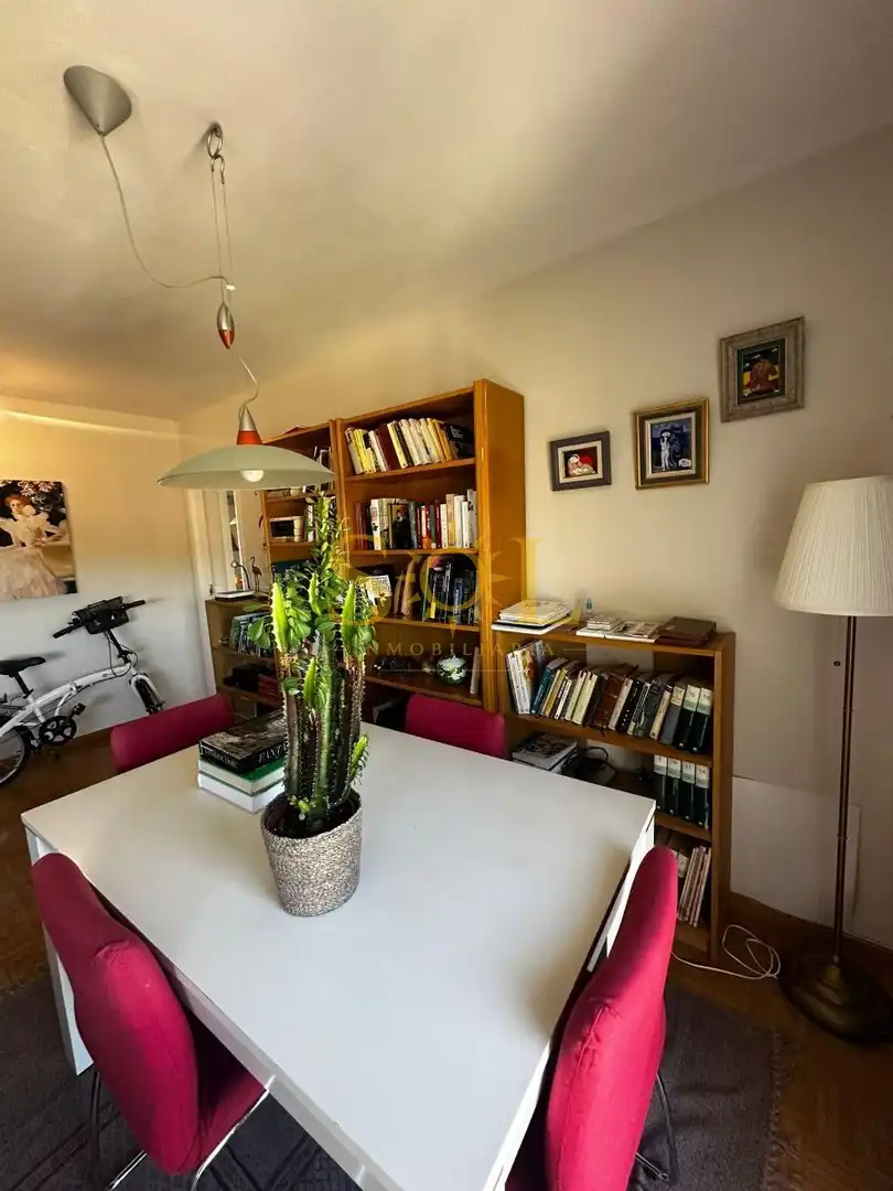 Sala d'estar de Pis en venda en León Capital  amb Calefacció, Traster i Moblat