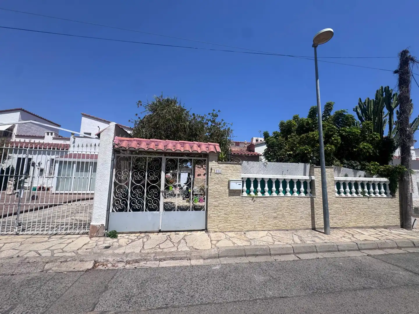 Vista exterior de Casa o xalet en venda en Cambrils amb Jardí privat, Terrassa i Traster
