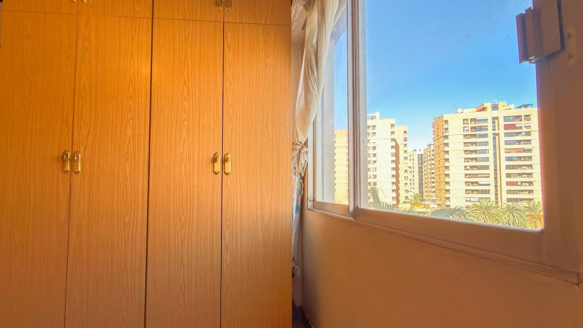 Schlafzimmer von Wohnung zum Verkauf in Valencia mit Klimaanlage, Heizung und Parkett