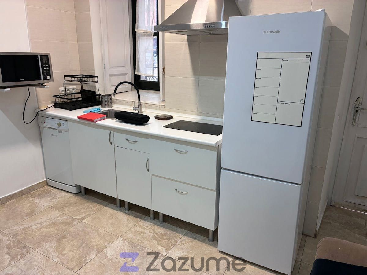 Cocina de Piso de alquiler en  Madrid Capital con Aire acondicionado, Amueblado y Horno