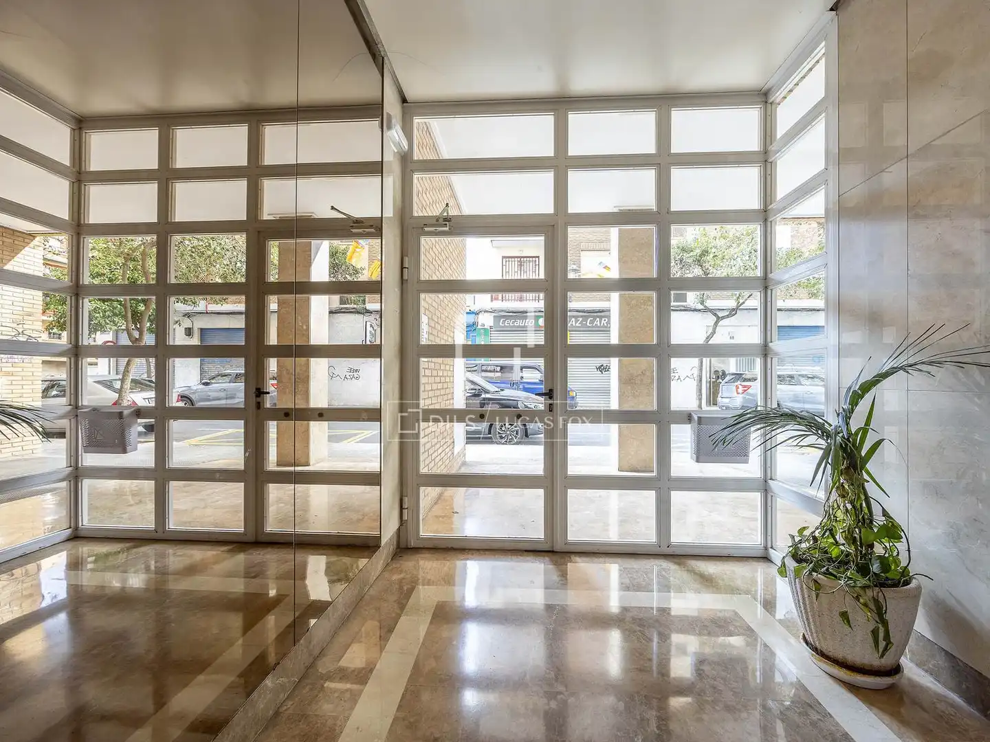 Wohnung zum Verkauf in Valencia mit Klimaanlage, Möbliert und Balkon