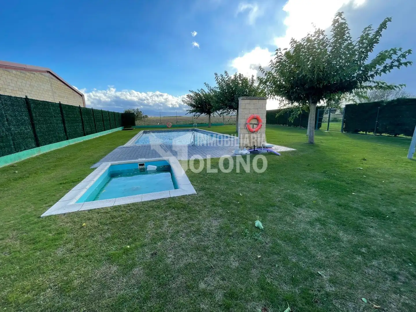 Piscina de Apartament en venda en Castañares de Rioja amb Calefacció, Moblat i Forn