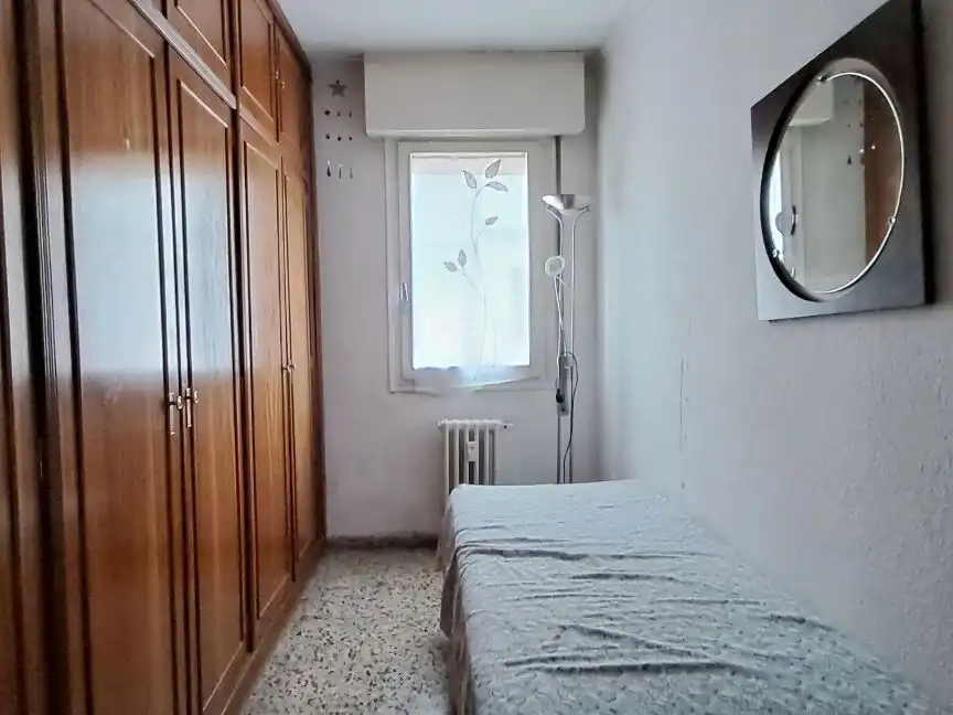 Dormitori de Pis en venda en  Zaragoza Capital amb Aire condicionat i Balcó