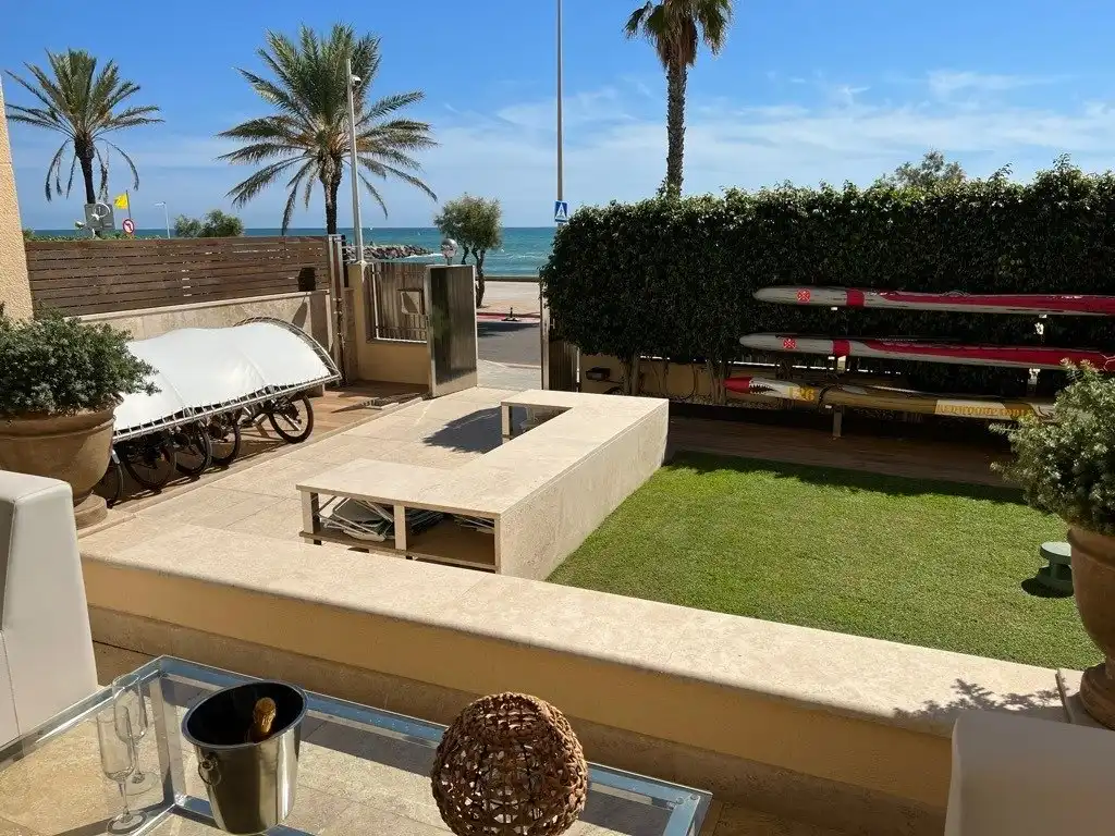 Terrassa de Casa o xalet en venda en Sitges amb Aire condicionat, Calefacció i Jardí privat