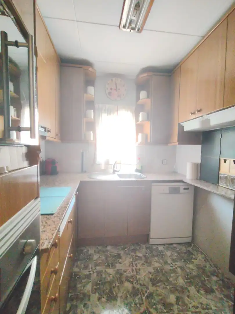 Cuina de Casa o xalet en venda en Barcelona amb Aire condicionat, Terrassa i Balcó