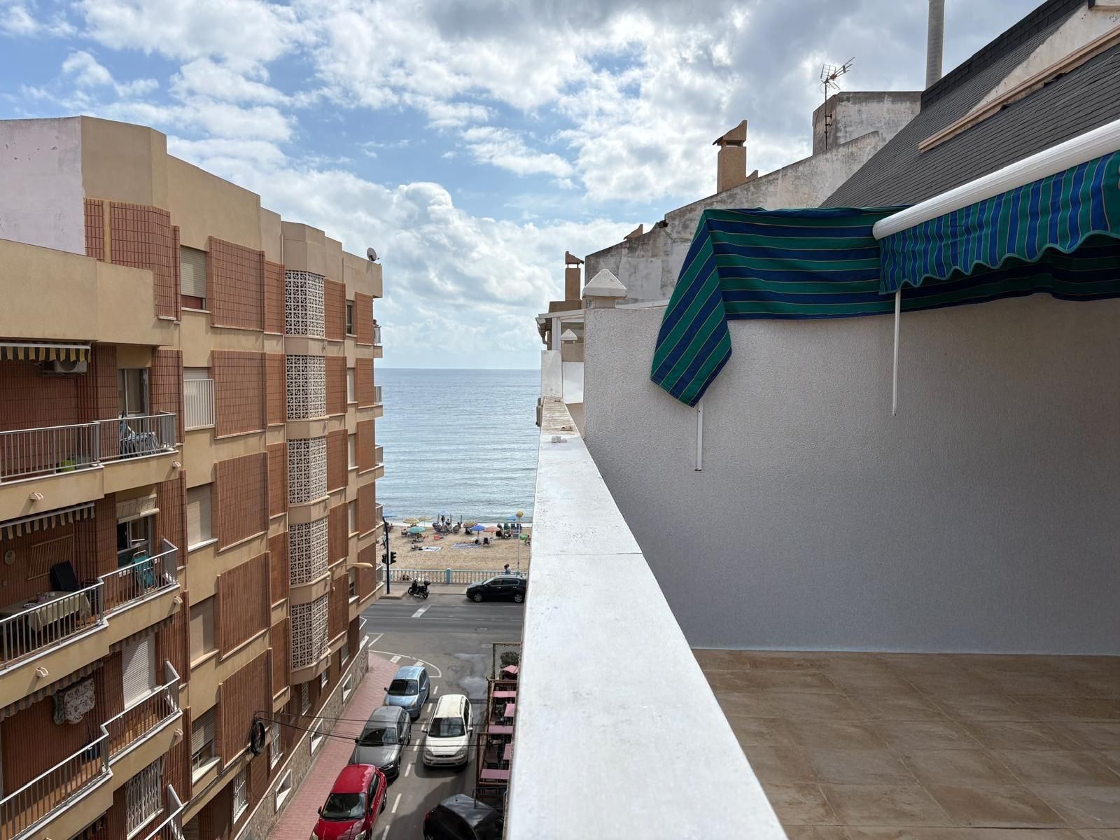 Vista exterior de Àtic en venda en Torrevieja amb Terrassa