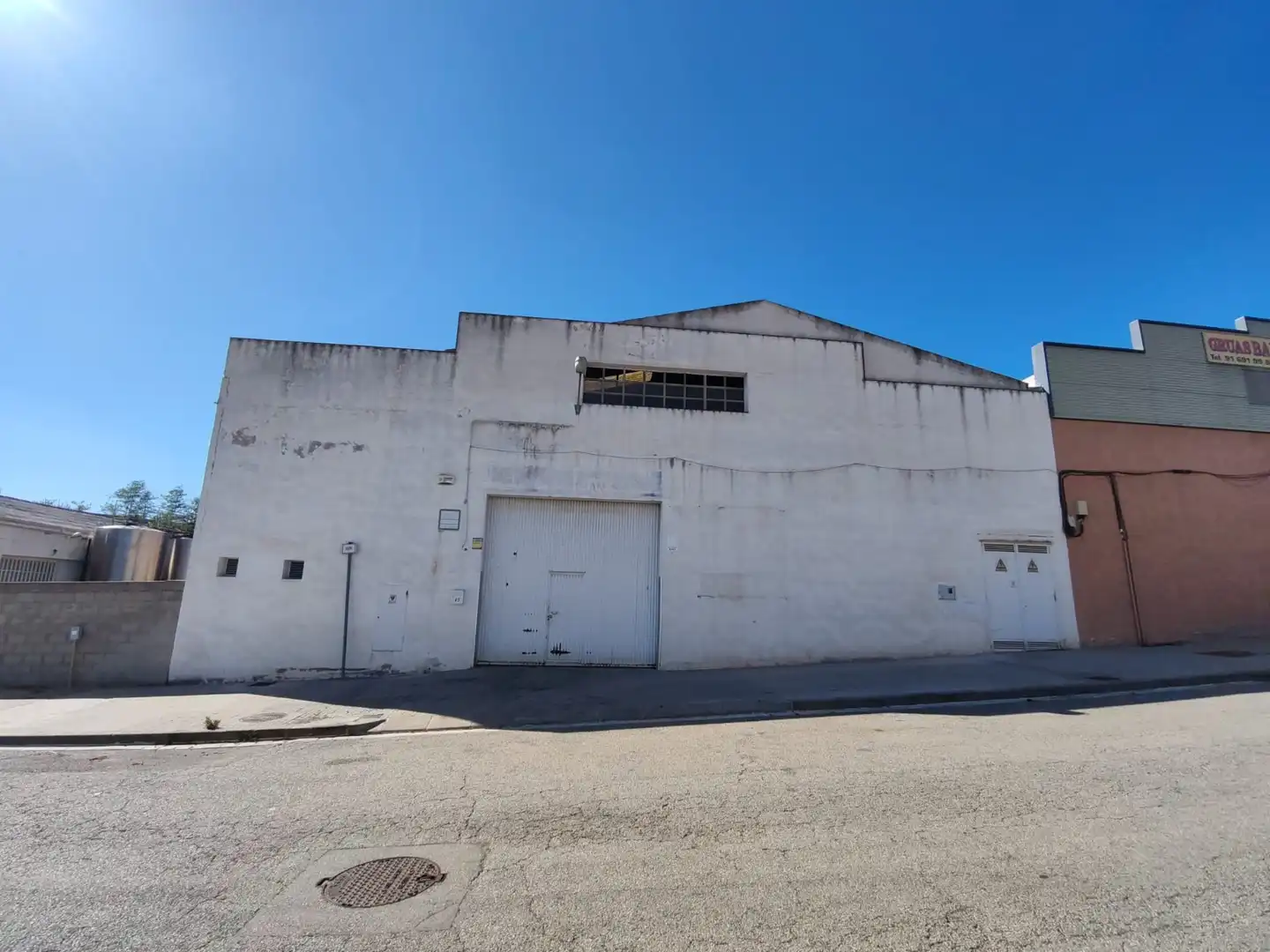 Vista exterior de Nave industrial de alquiler en Granollers