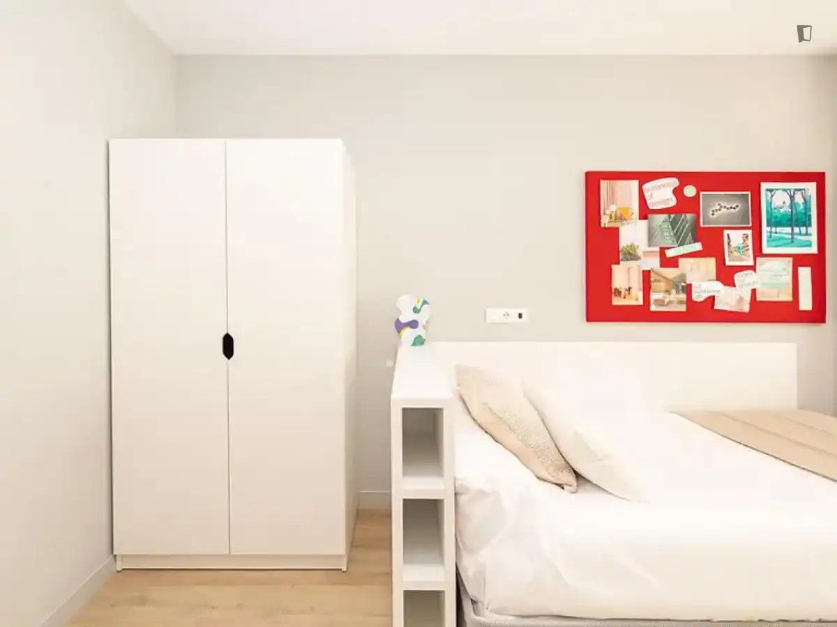 Bedroom of Flat for share in Madrid  with Air Conditioner, Heating and Swimming Pool