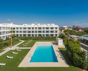 Piscina de Àtic de lloguer en Estepona amb Aire condicionat, Terrassa i Piscina