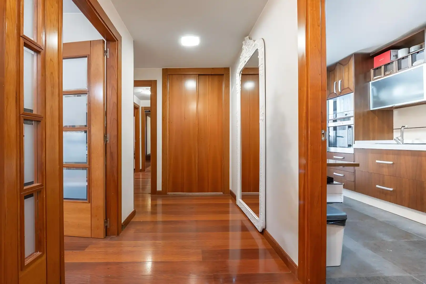 Wohnung zum Verkauf in Granada mit Heizung, Privatgarten und Balkon