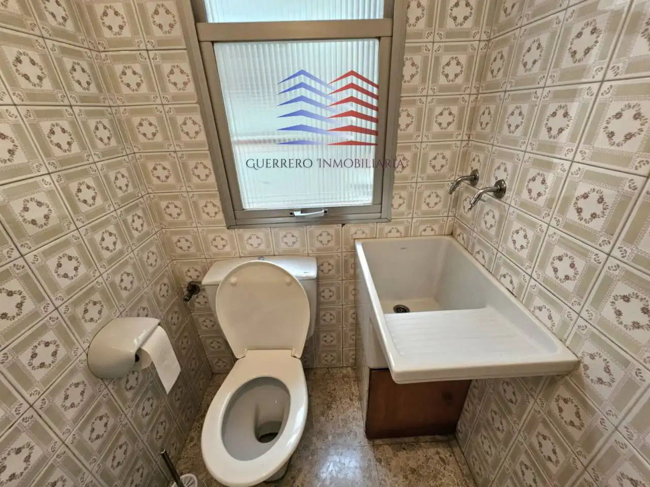 Bathroom of Flat for rent in Ourense Capital   with Heating, Furnished and Balcony