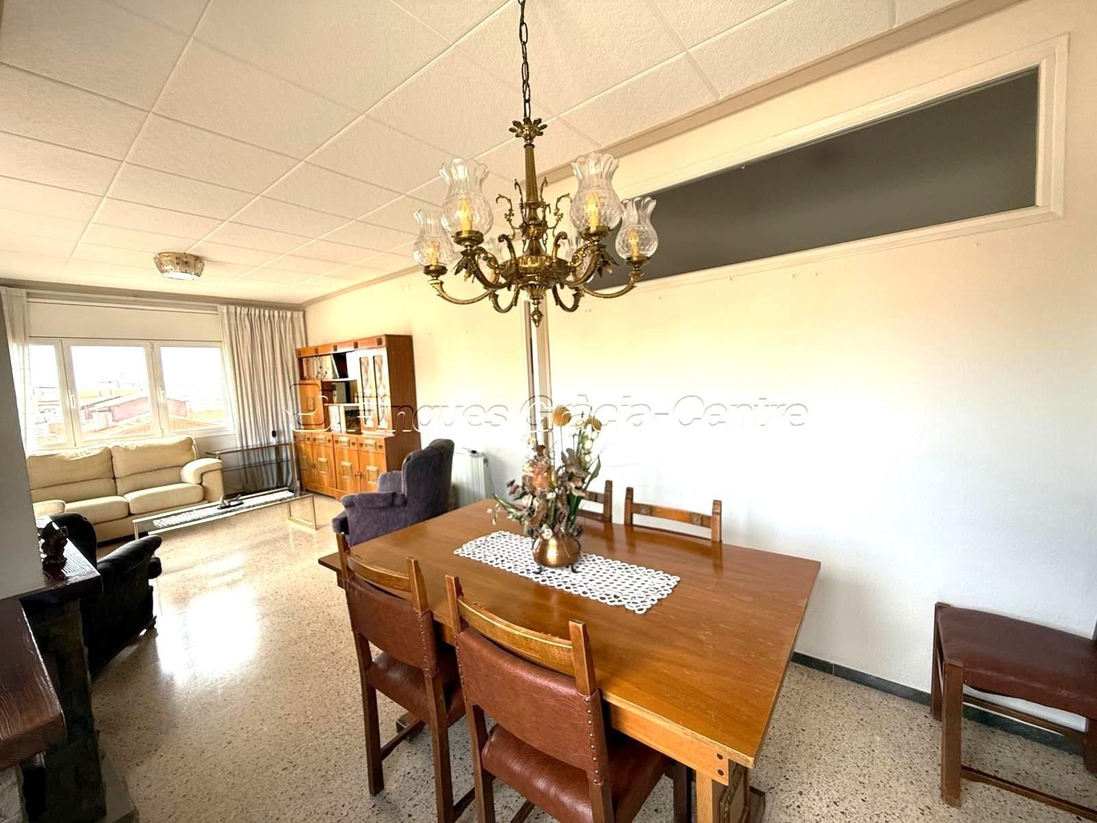 Flat for sale in  VILADOMAT DE, Gràcia