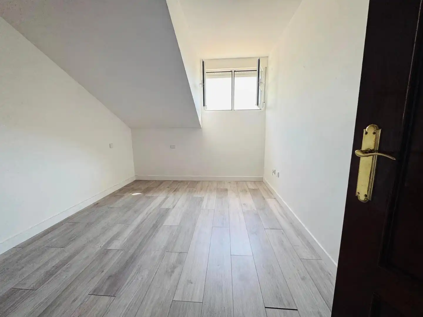 Schlafzimmer von Maisonette zur Miete in Sevilla la Nueva mit Heizung, Ofen und Gemeinschaftspool