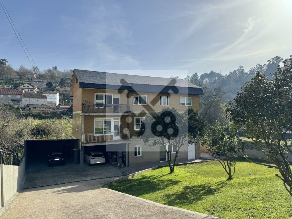Casa o xalet en venda a Cabral - Candeán