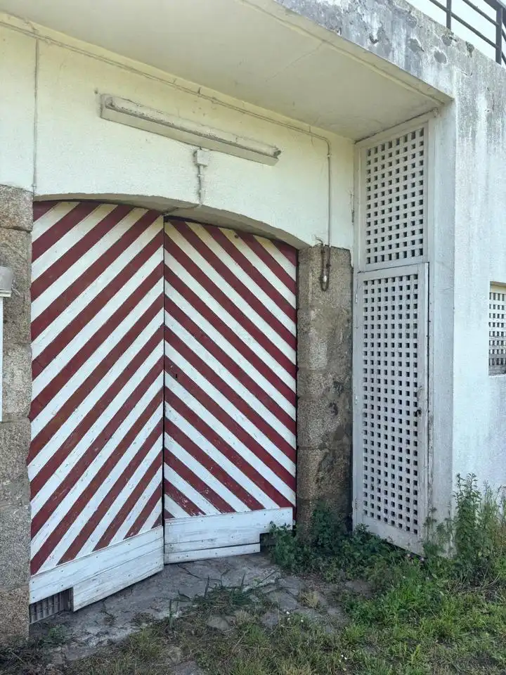 Vista exterior de Casa o xalet en venda en Betanzos amb Calefacció, Jardí privat i Terrassa