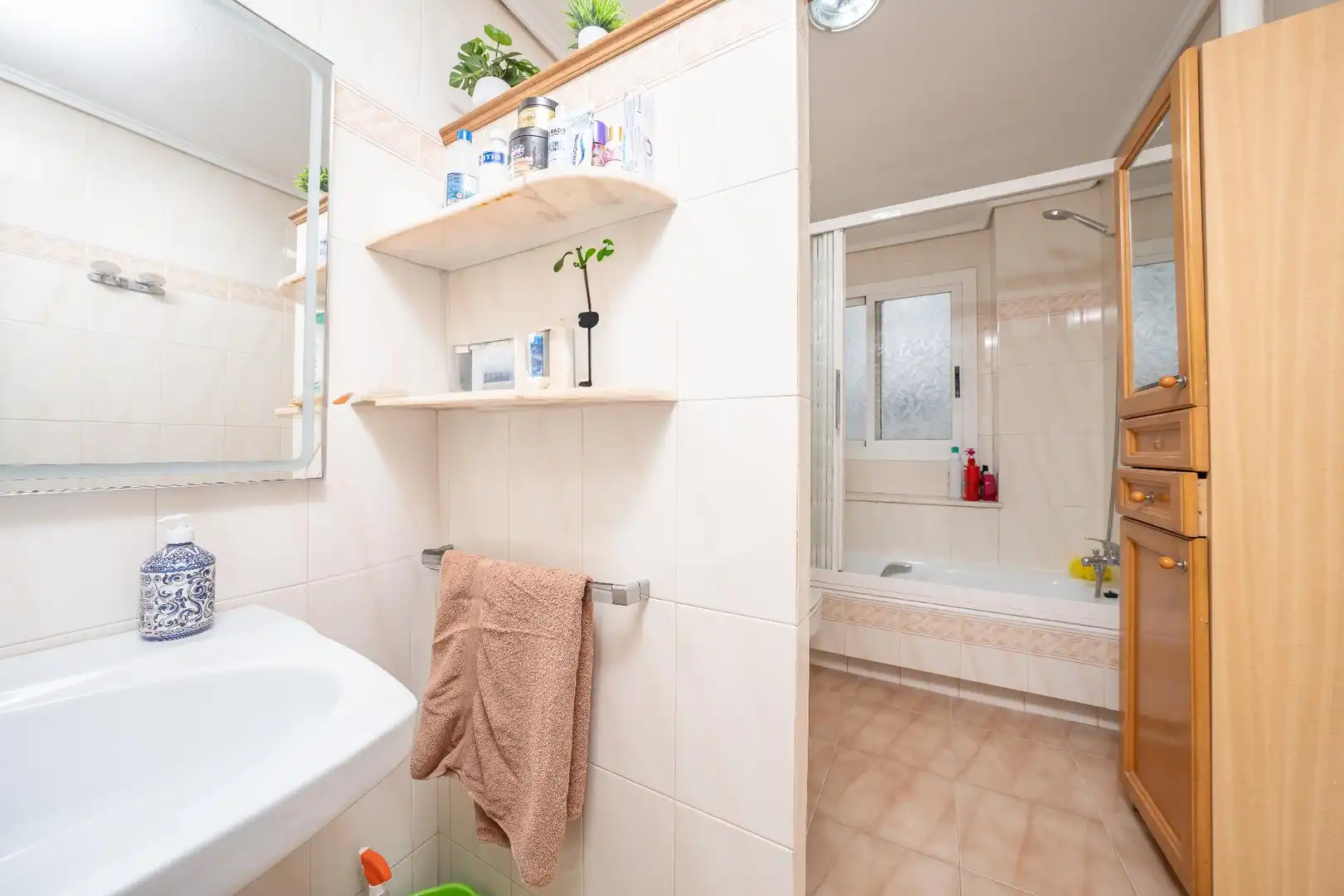Bathroom of Flat for sale in Elche / Elx  with Heating, Furnished and Balcony