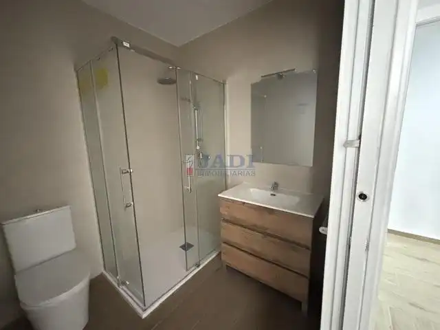 Baño de Apartamento en venta en Valdepeñas con Aire acondicionado, Calefacción y Trastero